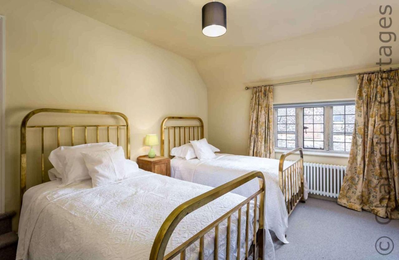 Shenley Villa Broadwell  Exterior photo